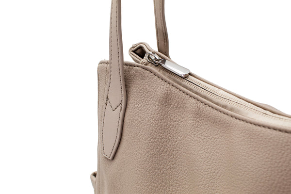 Tote Chic Hobo/Bari Ikarus